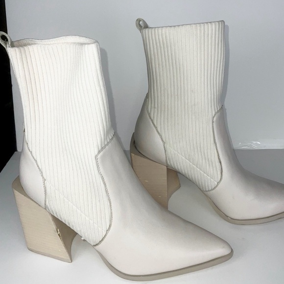Steve Madden Eggshell Chunky Heel Tackle Sock Booties Pointed Toe | Size 6M - Picture 6 of 7